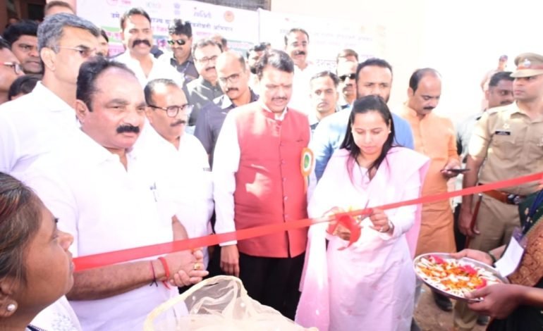 क्रांतीज्योती सावित्रीबाई फुले यांच्या द्विशताब्दी पर्यंत स्मारकाचे काम पूर्ण करा – मुख्यमंत्री देवेंद्र फडणवीस