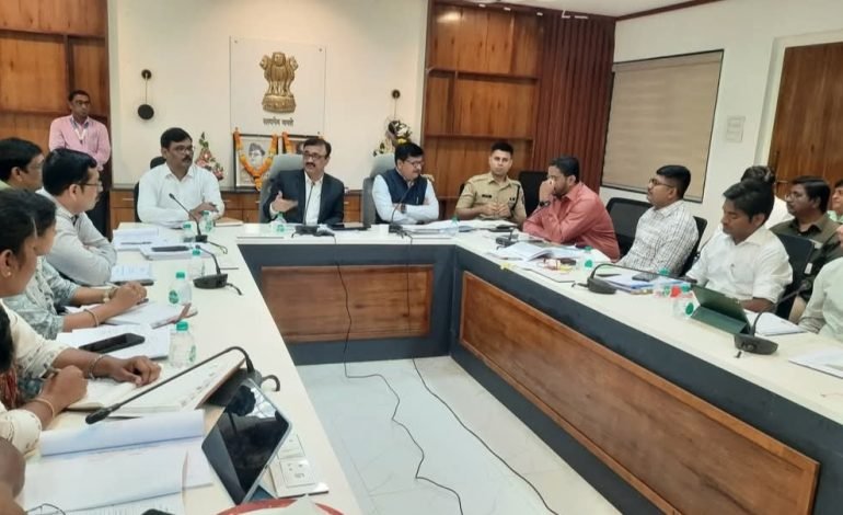 यंत्रणांनी सामान्य माणसाचे जीवन सुकर करण्यासाठी काम करावे – विभागीय आयुक्त डॉ. चंद्रकांत पुलकुंडवार