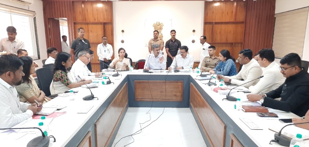 महाबळेश्वर येथील पर्यटन महोत्सव सर्व विभागांनी समन्वयातून  यशस्वी करावा – पालकमंत्री शंभूराज देसाई