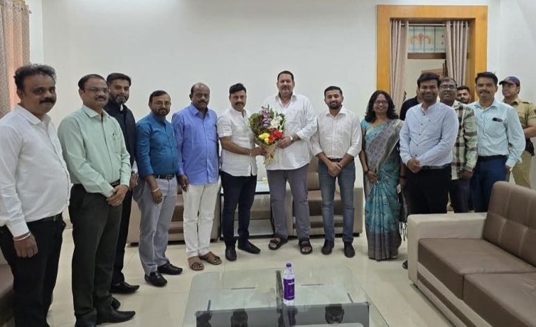 पुणे विभागीय अधिस्वीकृती समितीचे खासदार उदयनराजे भोसले यांच्याकडून स्वागत