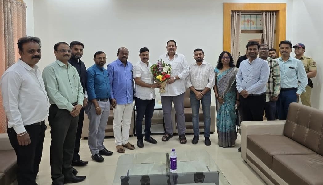 पुणे विभागीय अधिस्वीकृती समितीचे खासदार उदयनराजे भोसले यांच्याकडून स्वागत