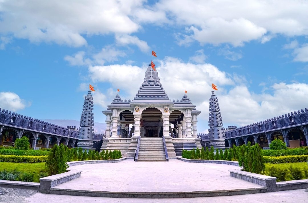 छत्रपती शिवाजी महाराजांच्या राज्यातील पहिल्या भव्य मंदिराचे सोमवारी लोकार्पण