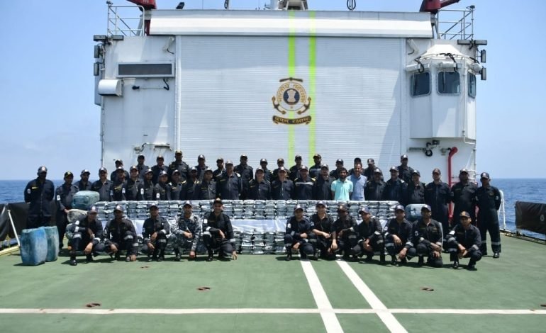 भारतीय तटरक्षक दल आणि गुजरातच्या दहशतवाद विरोधी पथकाने सुमारे 1800 कोटी रुपये किमतीचे अंमली पदार्थ केले जप्त