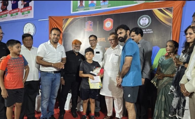 जिल्हास्तरीय बॅडमिंटन स्पर्धांना स्पर्धकांचा उदंड प्रतिसाद