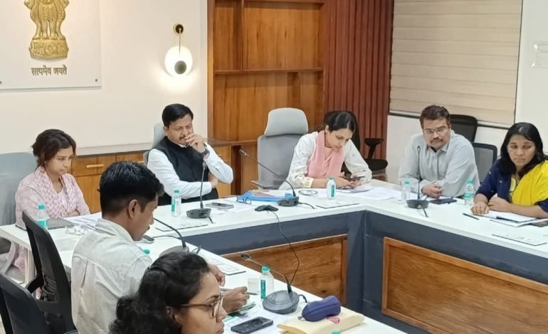 झालेल्या पावसाने बांबू लागवडीसाठी जमीन उत्तम, बांबू लागवड करावी – जिल्हाधिकारी संतोष पाटील