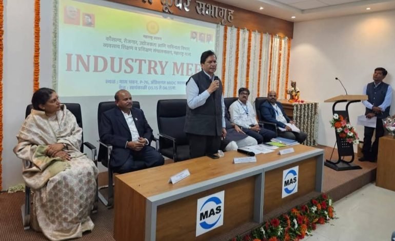 पंडित दीनदयाळ उपाध्याय यांचा एकात्म मानव दर्शन कार्यक्रम जिल्ह्यात लोकांमध्ये प्रभवीपणे पोहचवावा – कौशल्य विकासमंत्री मंगलप्रभात लोढा