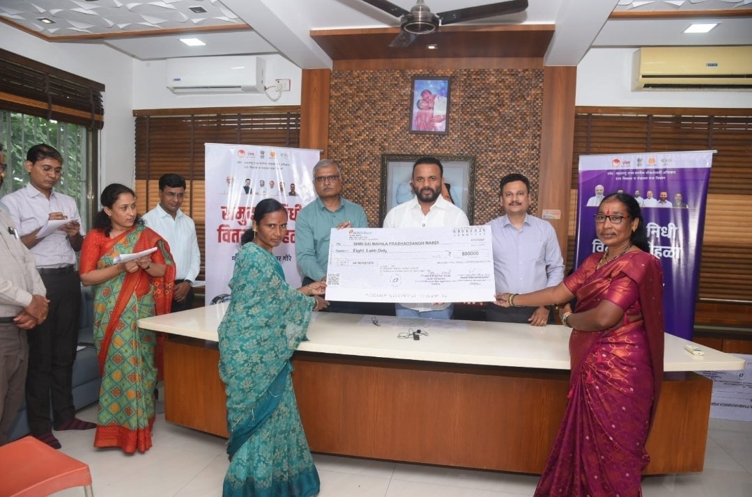 ग्रामीण भागातील प्रत्येक भगिनी स्वयंपूर्ण व्हावी यासाठी सरकार प्रयत्नशील ; जयकुमार गोरे