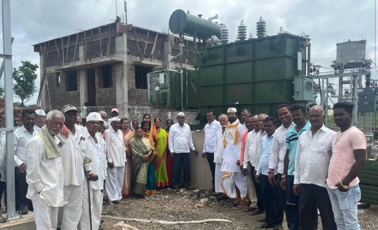 खोजेवाडी सबस्टेशन ट्रान्सफॉर्मरचे ग्रामस्थांच्या हस्ते पूजन