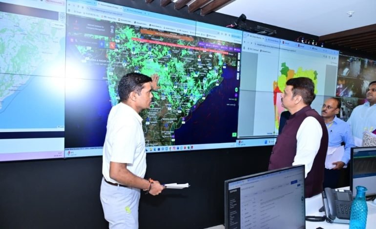 राज्यात अतिवृष्टीच्या पार्श्वभूमीवर मुख्यमंत्री देवेंद्र फडणवीस यांचे सर्व यंत्रणांना सतर्कतेचे निर्देश