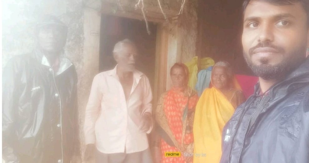 महसूल प्रशासनाची सतर्कता आपत्तीच्या परिस्थितीत नवऱ्याला शोधायला बाहेर पडलेल्या आजींना दिला दिलासा..