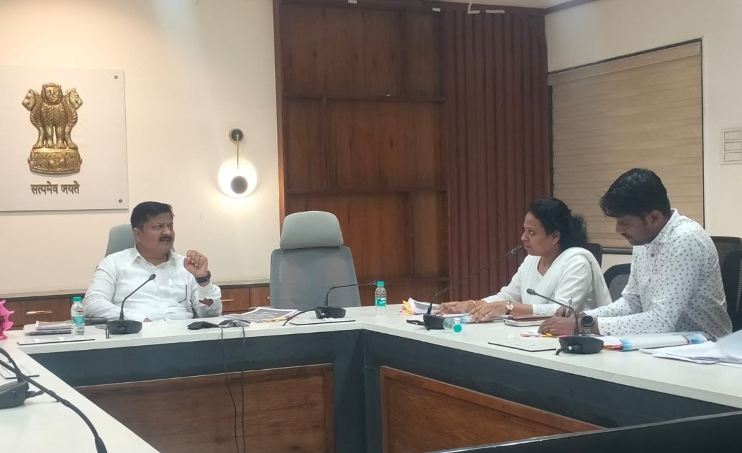 बेटी बचाव-बेटी पढाव योजनेचा शंभर टक्के निधी खर्च करा – जिल्हाधिकारी संतोष पाटील