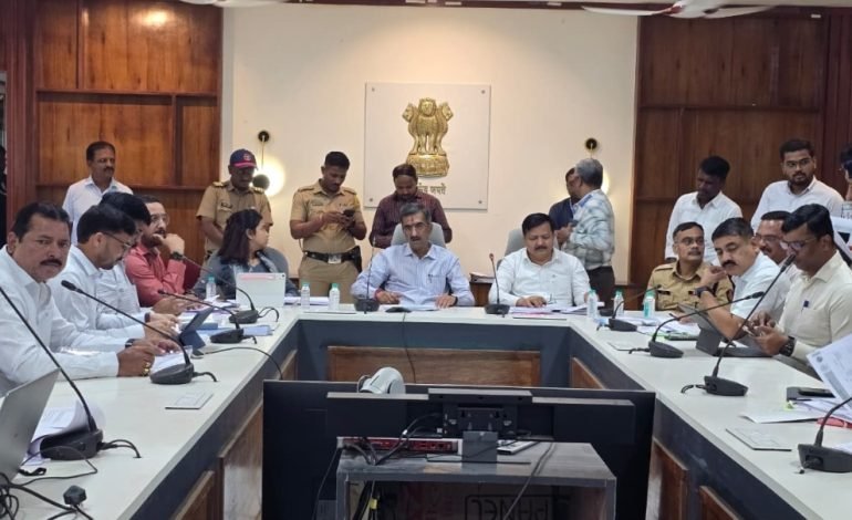 अतिवृष्टी बाधित शेतकऱ्यांविषयी शासन संवदेनशील, येणारा निधी शेतकऱ्यांच्या खात्यावर तात्काळ जमा करावा – पालकमंत्री शंभूराज देसाई