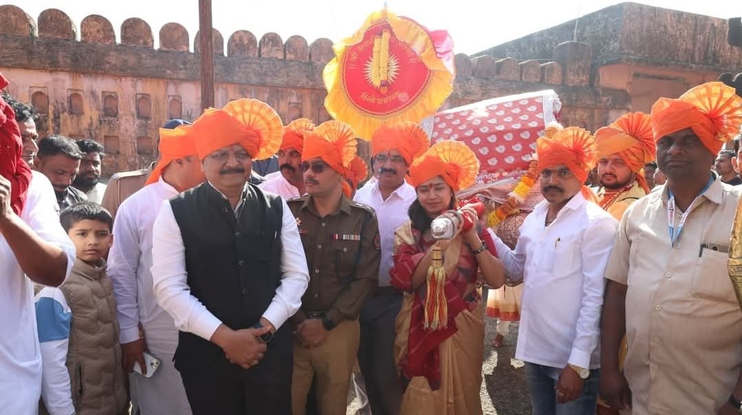 शिवमय वातावरणात प्रतापगड येथे शिवप्रताप दिन उत्साहात साजरा