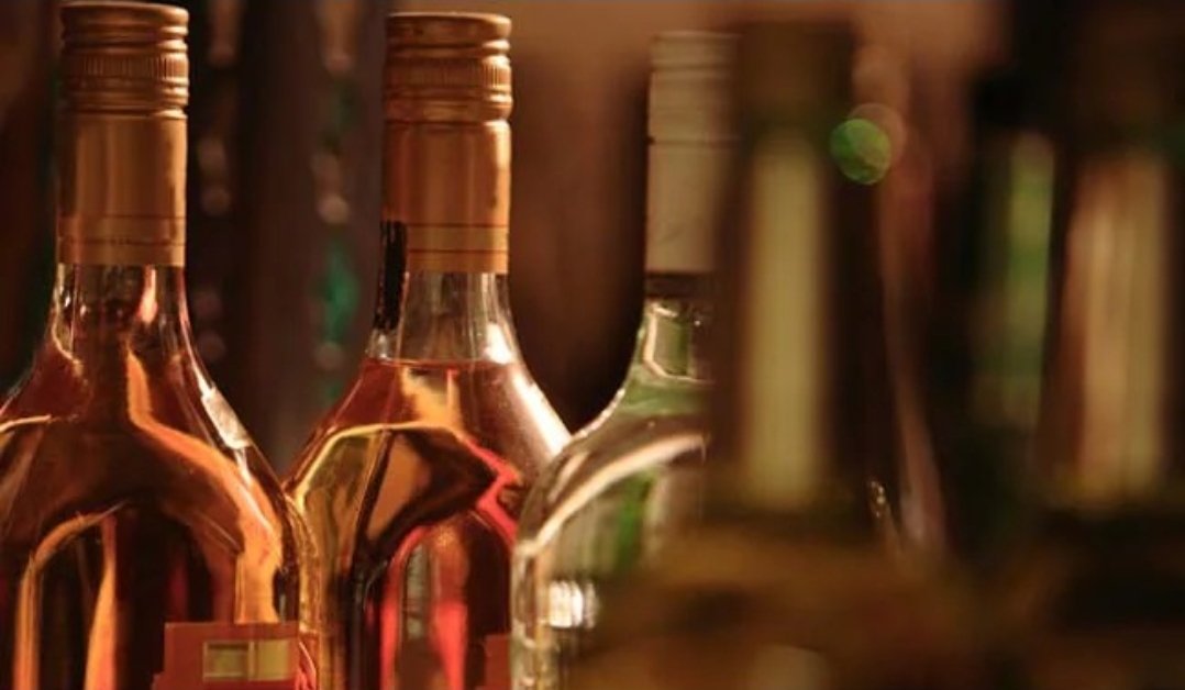 दारू दुकानांच्या स्थलांतरासाठी सोसायटीची एनओसी बंधनकारक  – उपमुख्यमंत्री अजित पवार