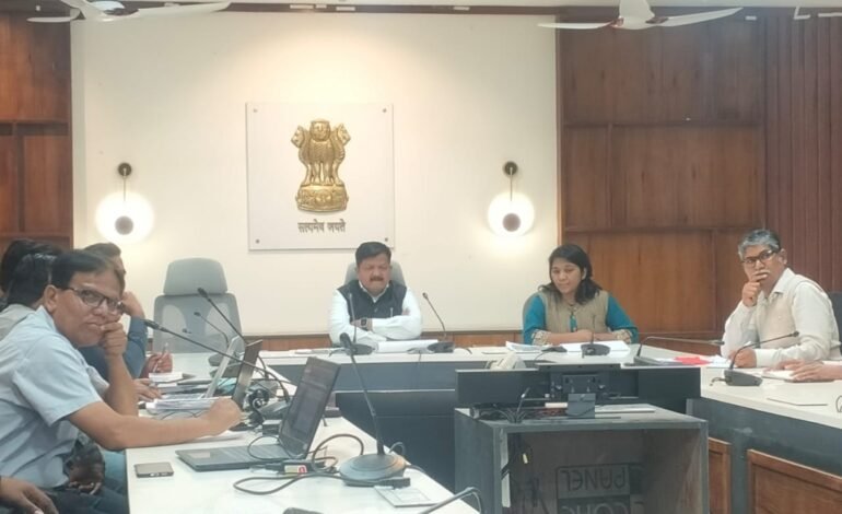 शेतकऱ्यांना अन्नप्रक्रिया उद्योग उभारणीसाठी बॅंकांनी तातडीने वित्त पुरवठा करावा – जिल्हाधिकारी संतोष पाटील
