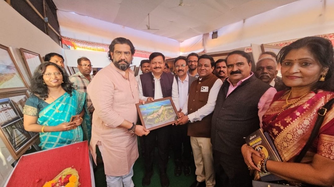 सातारा जिल्हा पर्यटन छायाचित्र प्रदर्शनाचे सार्वजनिक बांधकाम मंत्री श्रीमंत छत्रपती शिवेंद्रसिंहराजे भोसले यांच्या हस्ते उद्घाटन