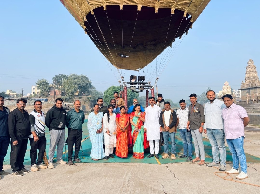 वाई महोत्सवात हॉट एअर बलून राईड ठरतेय केंद्रबिंदू; आकाशातून वाईचे विहंगम दर्शन घेण्याची सुवर्णसंधी