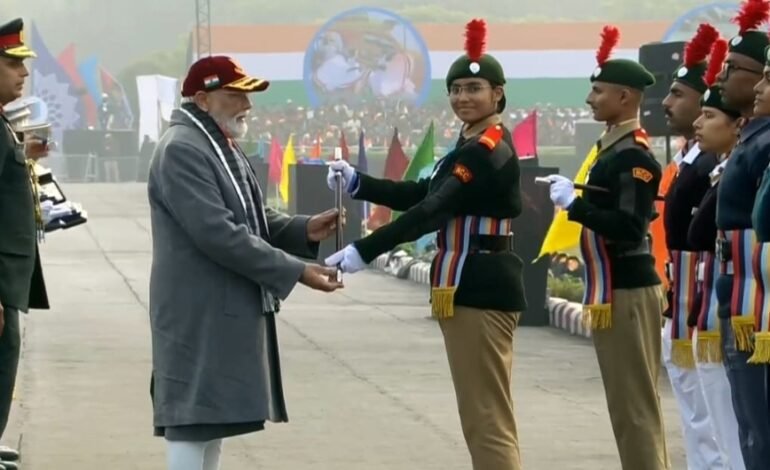 महाराष्ट्राची तनु भान देशातील ‘सर्वोत्कृष्ट कॅडेट’  प्रधानमंत्री मोदींच्या हस्ते सुवर्ण पदकाने सन्मानित