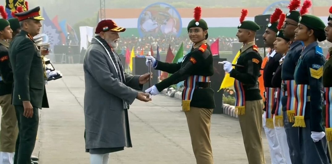 महाराष्ट्राची तनु भान देशातील ‘सर्वोत्कृष्ट कॅडेट’  प्रधानमंत्री मोदींच्या हस्ते सुवर्ण पदकाने सन्मानित