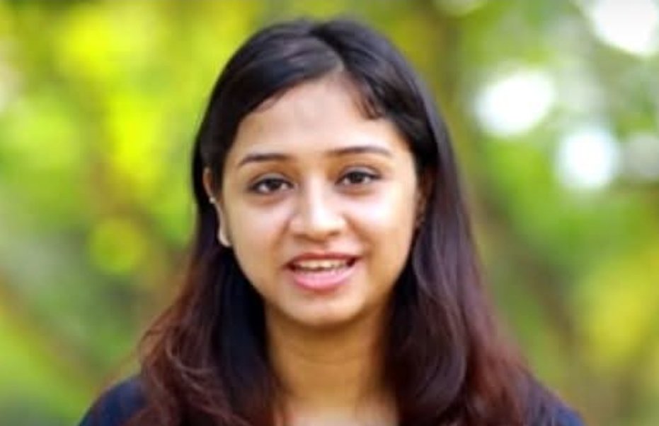 मुख्यालयी न राहणाऱ्या व वेळेत सेवा न देणाऱ्या वैद्यकीय अधिकाऱ्यांवर कठोर कारवाई