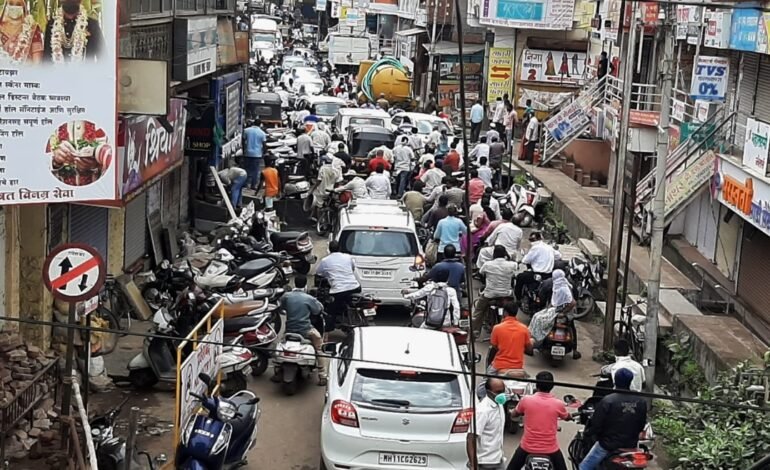 वाईत ‘नो रूल्स, नो कंट्रोल’! अतिक्रमणामुळे वाहतुकीचा कोंडमारा