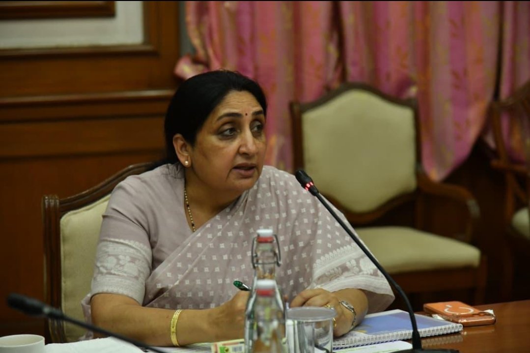 अल्पसंख्यांक संस्था दर्जा प्रमाणपत्र प्रकरणाची सखोल चौकशी करून कठोर कारवाई करा – उपमुख्यमंत्री सुनेत्रा अजित पवार यांचे निर्देश