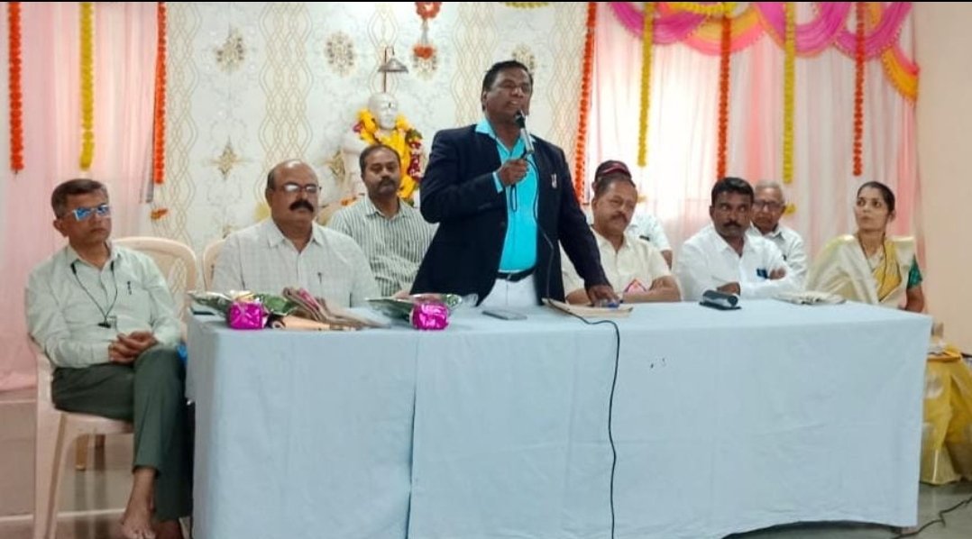 सेवाकार्य व आचरणातून रोखठोक प्रबोधन करणारे संत गाडगे महाराज समाजाचे विश्वस्त – प्रा. श्रीधर साळुंखे