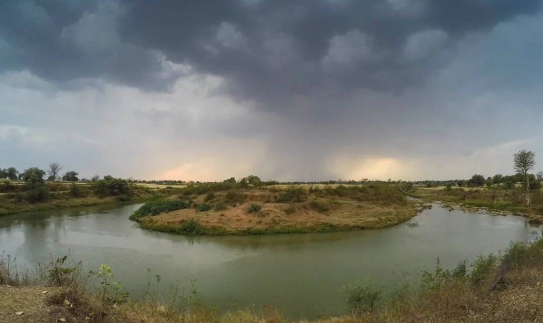 खाणपट्टा/तात्पुरते परवाने मंजूर केलेल्या ठिकाणी अथवा अन्य जागेत विनापरवाना उत्खनन झालेल्या सर्व क्षेत्राचे सद्यस्थितीचे व मागील तीन वर्षाच्या Google Image चा वापर करुन दंडात्मक कारवाई करणेबाबत.