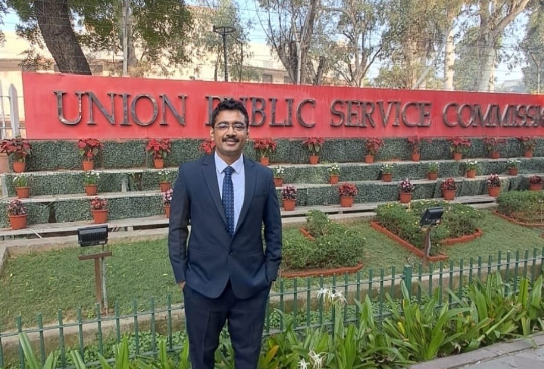 वाईच्या शिरपेचात मानाचा तुरा; अभिषेक ओझर्डे बनले IAS अधिकारी