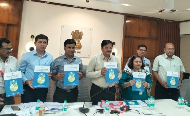 शेतीसाठी कर्ज देण्यास टाळाटाळ करणाऱ्या बँकांतील शासकीय ठेवी काढून घ्या – जिल्हाधिकारी संतोष पाटील