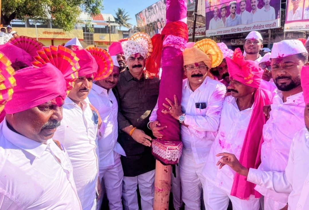 ‘जोतिबाच्या नावाने चांगभल’च्या जयघोषात पाडळीच्या मानाच्या पहिल्या सासनकाठीचे कोल्हापूरकडे प्रस्थान!