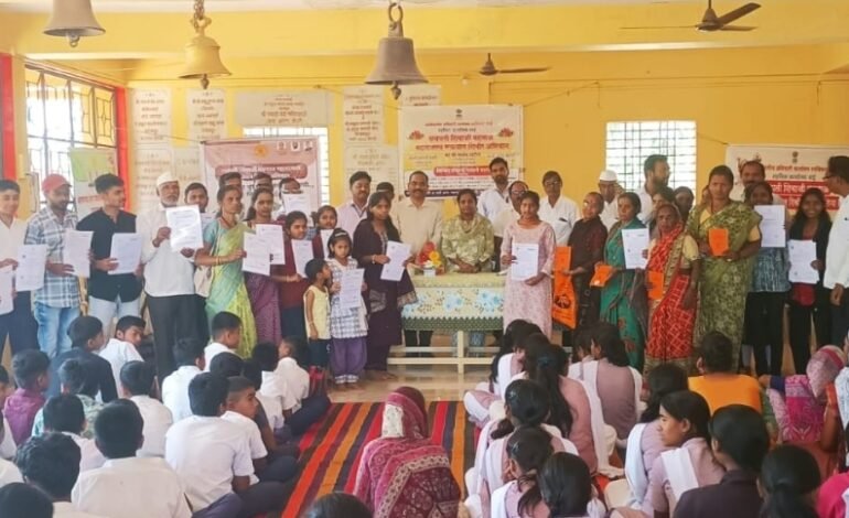 आसरे येथे ‘शासकीय सेवांच्या शिबिरा’ला उत्स्फूर्त प्रतिसाद; एकाच छताखाली ४१५ शासकीय लाभांचे वाटप