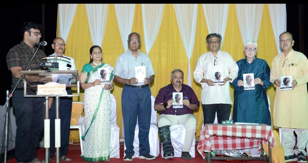 सोशल मीडियावरील माहिती कोरोनापेक्षाही धोकादायक : सम्राट फडणीस