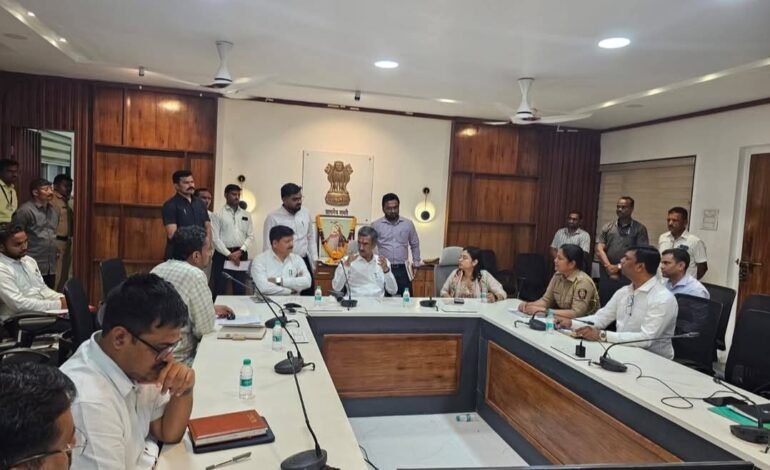 पश्चिम आशियाई संकटाच्या पार्श्वभूमीवर इंधनाचा वापर कमी करण्यासाठी, सार्वजनिक वाहतूक व्यवस्थेचा वापर करावा – पालकमंत्री शंभूराज देसाई