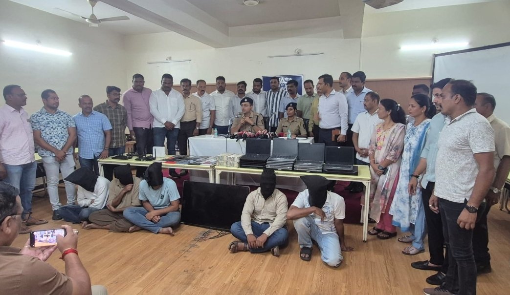 साताऱ्यात अमेरिकन नागरिकांना गंडवणारे ‘सायबर जाळे’ उद्ध्वस्त ; बेकायदा कॉल सेंटरवर पोलिसांचा छापा