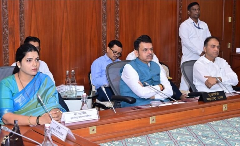 सिंगापूर-हाँगकाँगच्या धर्तीवर धारावीचा पुनर्विकास करण्यात येणार ; नागरिकांच्या हिताला सर्वोच्च प्राधान्य  – मुख्यमंत्री देवेंद्र फडणवीस