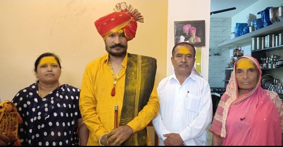 बाळूमामांचे मुख्य पुजारी श्री कृष्णात डोणे यांची मालेवाडी गावास भेट