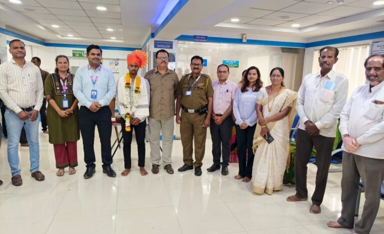 देशसेवेचा गौरव; भारतीय नौदलात निवड झालेल्या ज्योतिरमय घाडगे यांचा एसबीआय भुईंजतर्फे सत्कार