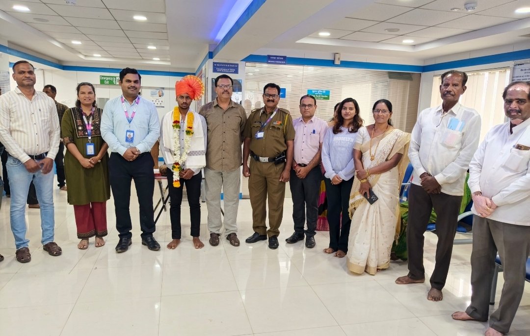 देशसेवेचा गौरव; भारतीय नौदलात निवड झालेल्या ज्योतिरमय घाडगे यांचा एसबीआय भुईंजतर्फे सत्कार