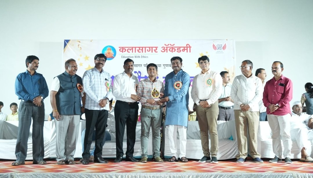 “यशाचे शिखर गाठायचे असेल तर कष्ट आणि संस्कारांची जोड आवश्यक” – संतोष शेलार