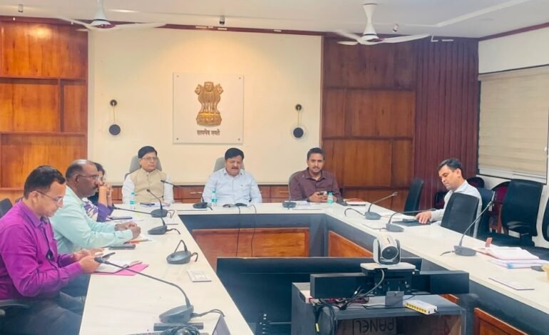 पालखी सोहळा उत्कृष्ट व नियोजनबध्द पार पडण्यासाठी सर्व विभागांनी समन्वयाने काम करावे – जिल्हाधिकारी संतोष पाटील