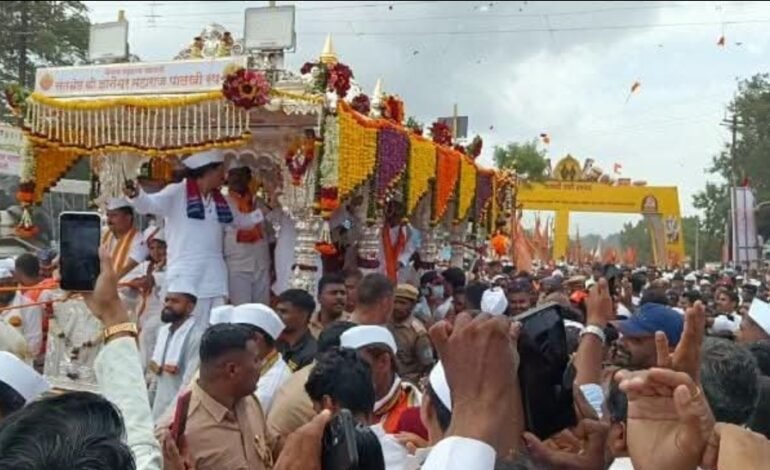 संतश्रेष्ठ श्री ज्ञानेश्वर माऊलींच्या पालखीचे जिल्ह्यात भक्तीमय वातावरणात आगमन
