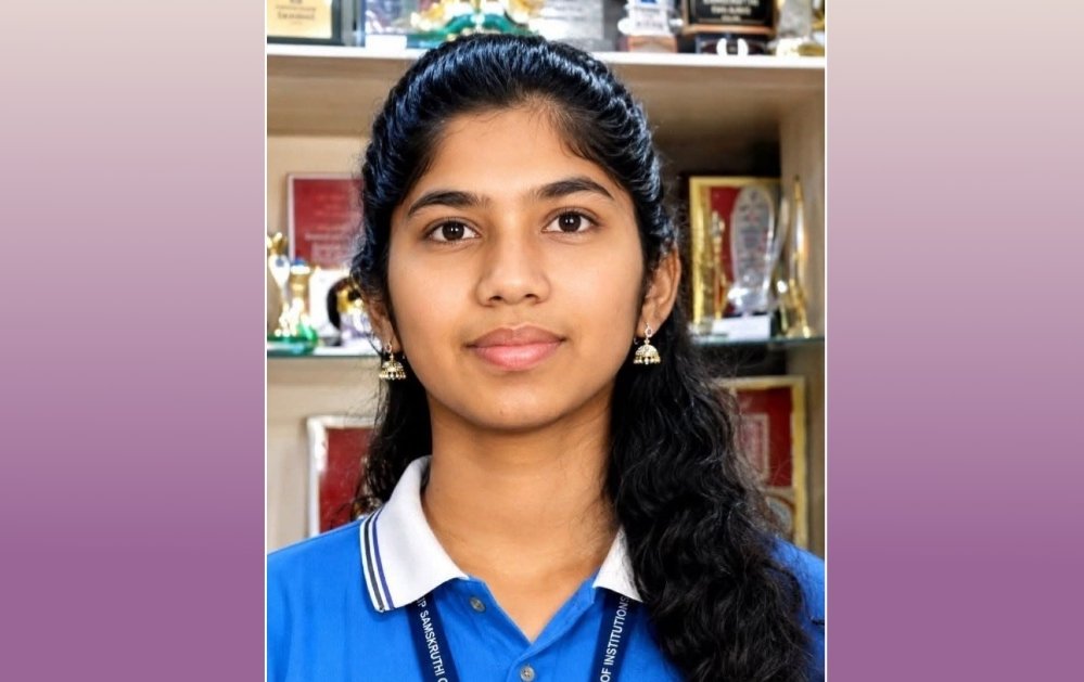 NEET मध्ये पुण्याच्या श्रावणी कुदळेचा तिहेरी पराक्रम; मुलींमध्ये देशात प्रथम, महाराष्ट्रात अव्वल!