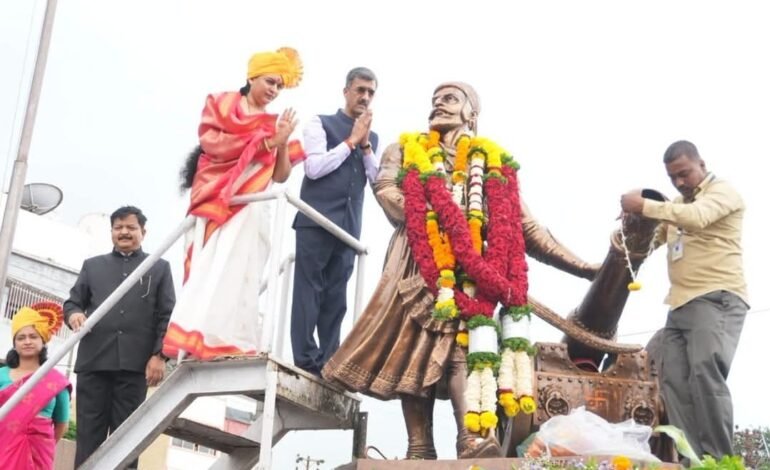 पालकमंत्री शंभूराज देसाई यांच्या हस्ते मुख्य शासकीय ध्वजारोहण संपन्न