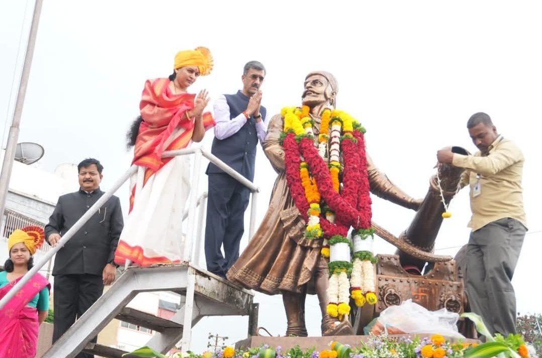 पालकमंत्री शंभूराज देसाई यांच्या हस्ते मुख्य शासकीय ध्वजारोहण संपन्न