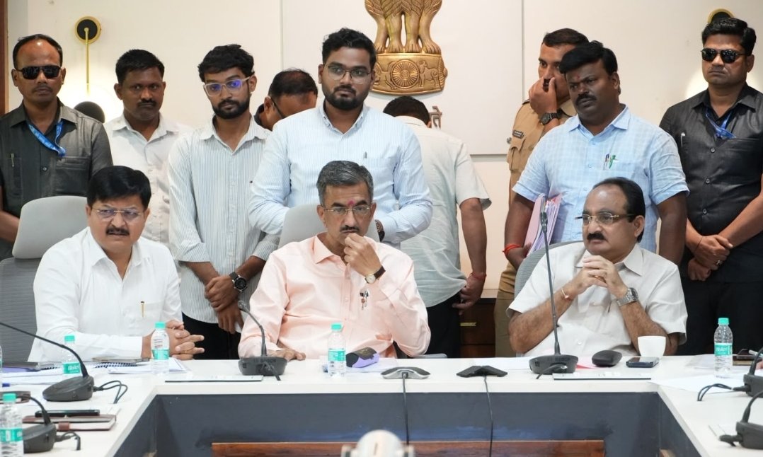 सोळशी प्रकल्पाबाबतच्या शंका व अडचणी दूर करण्यासाठी लोकप्रतिनिधी व ग्रामस्थांची संयुक्त बैठक घ्या – पालकमंत्री शंभूराज देसाई  