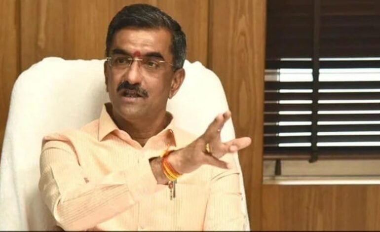 निधी केवळ खर्च करायचा नाही, तर त्यातून विद्यार्थ्यांच्या आणि नागरिकांच्या जीवनात दिसणारा बदल घडवायचा – पालकमंत्री शंभूराज देसाई