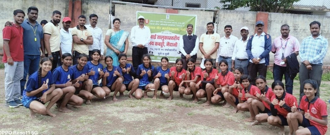 बोरगावच्या न्यू इंग्लिश स्कूलच्या मुलींची कबड्डीत दुहेरी विजयी भरारी!